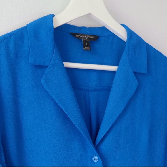 Banana Republic Blue Camp Collar Blouse - Picture 2 of 3